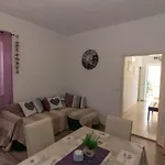 Apartman Borna *