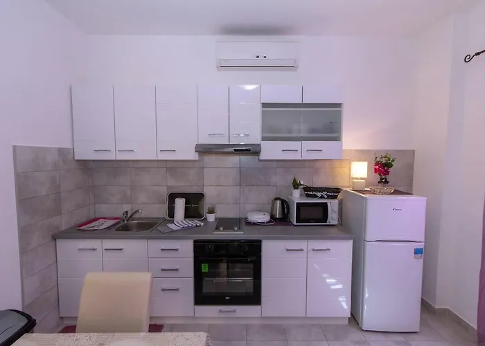 Borna Apartman Zára